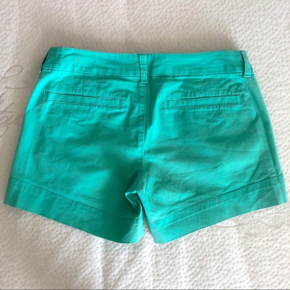 American Eagles Outfitters Green Shorts - Picture 2 of 6